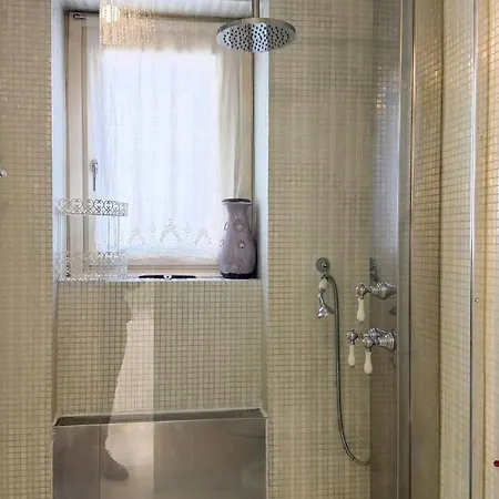 Apartament Cozy With Balcony Metro Minutes Away *
