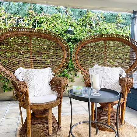 Apartament Cozy With Balcony Metro Minutes Away *