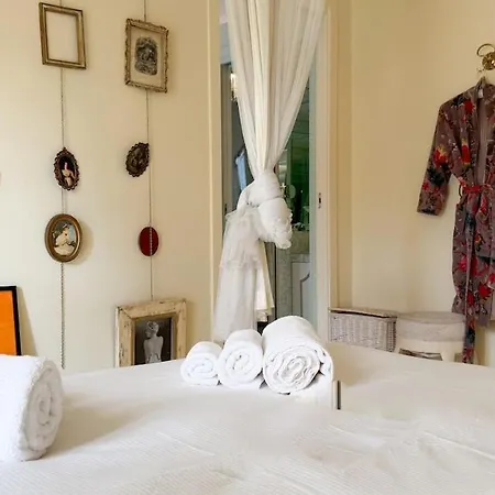 Apartament Cozy With Balcony Metro Minutes Away *